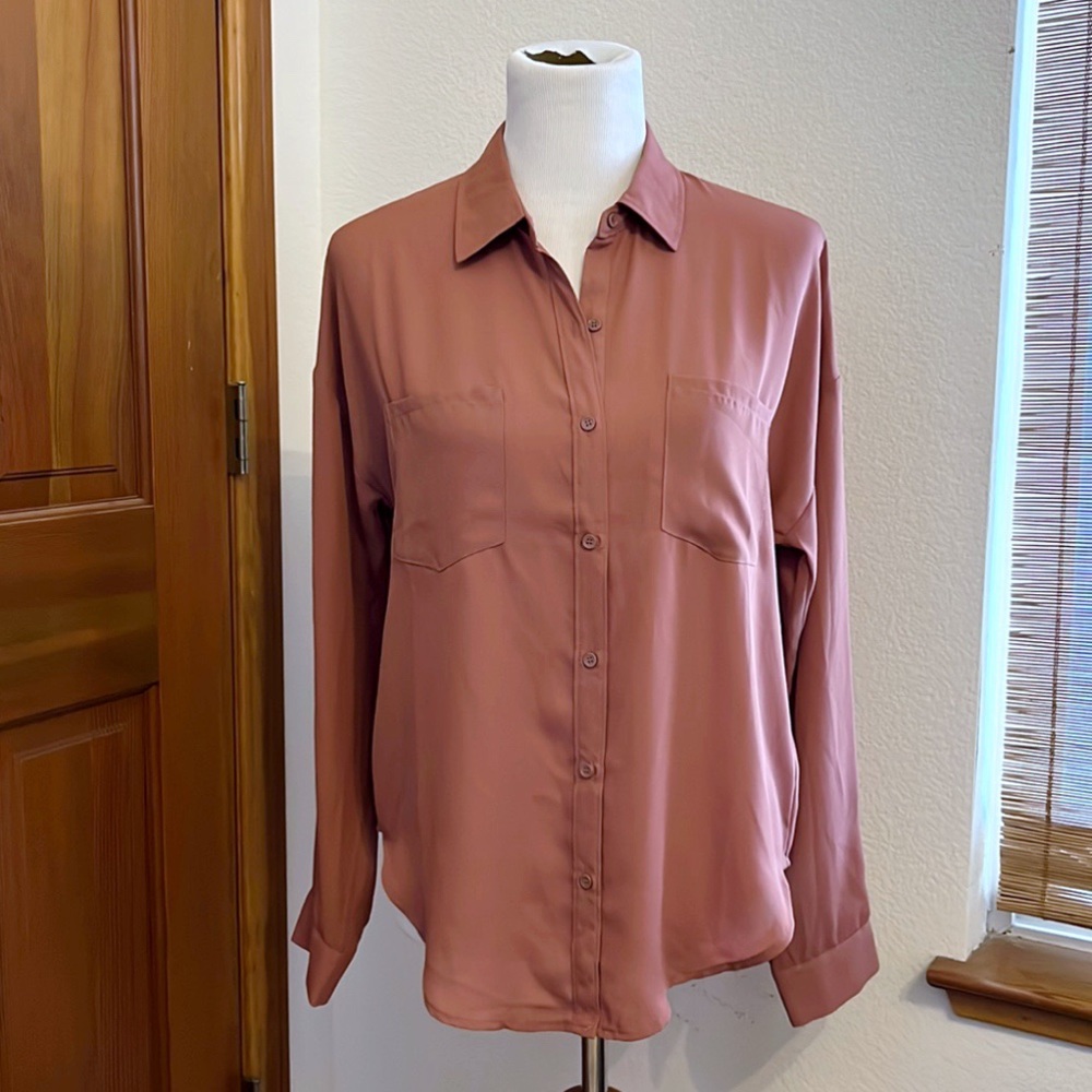 NWOT Mauve Drop Shoulder Chiffon Button Down, Women’s Small